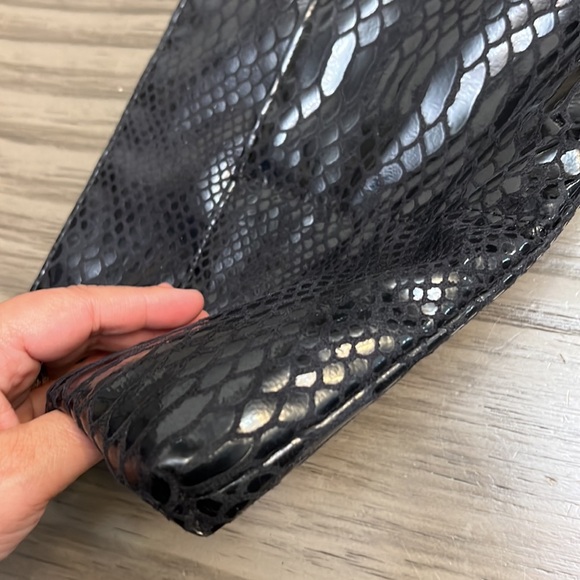 VTG BLACK LEATHER FAUX PYTHON BAGS BY PINKY BAG - Picture 16 of 16